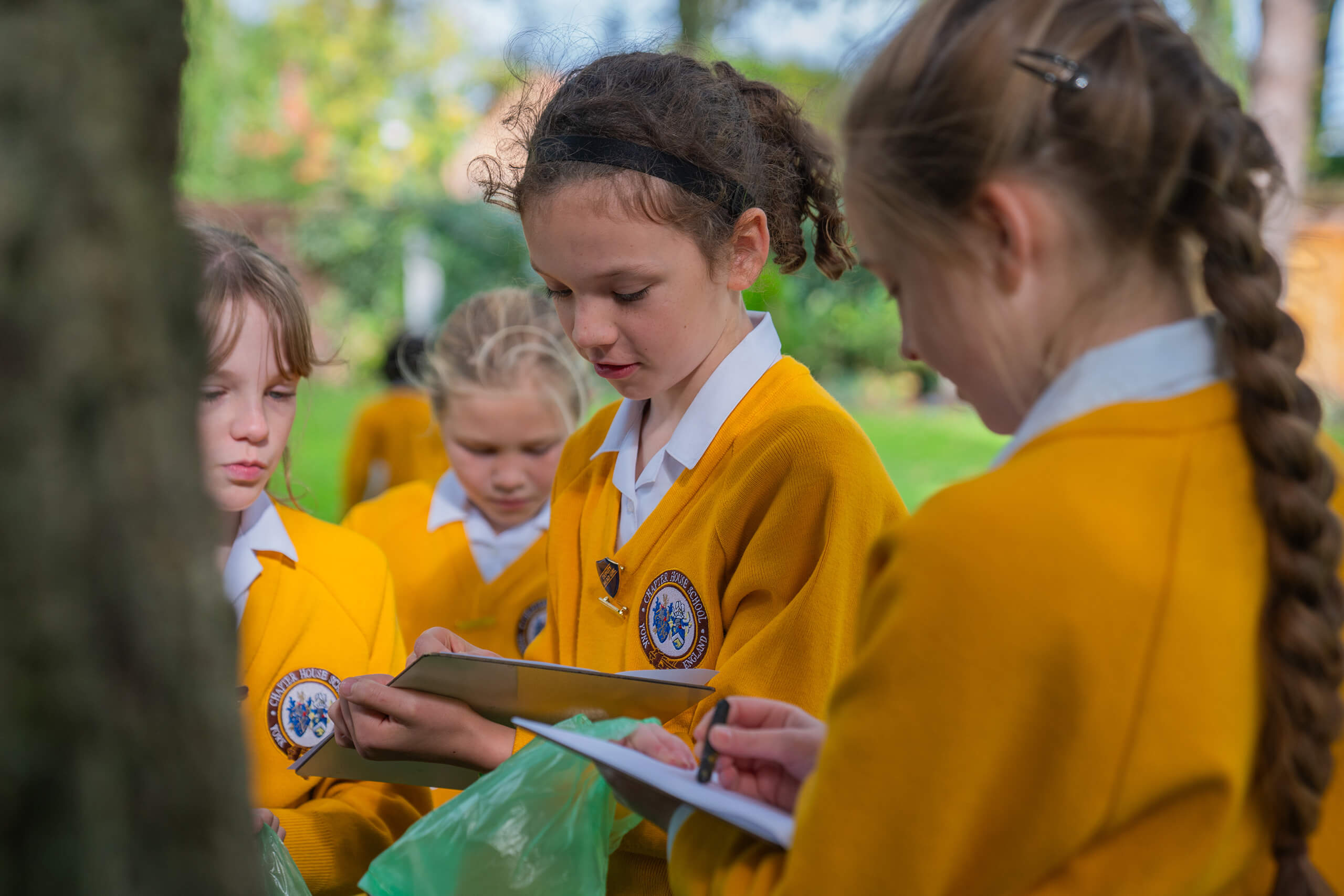 Outdoor Creative Arts lesson at top primary school.