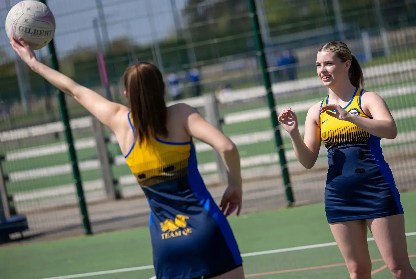 QE pupils playing netball